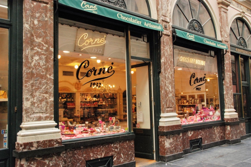 chocolaterie-LES MAYONS-min_chocolate_chocolaterie_shop_luxury_chic_gallery_brussels_belgium-558146