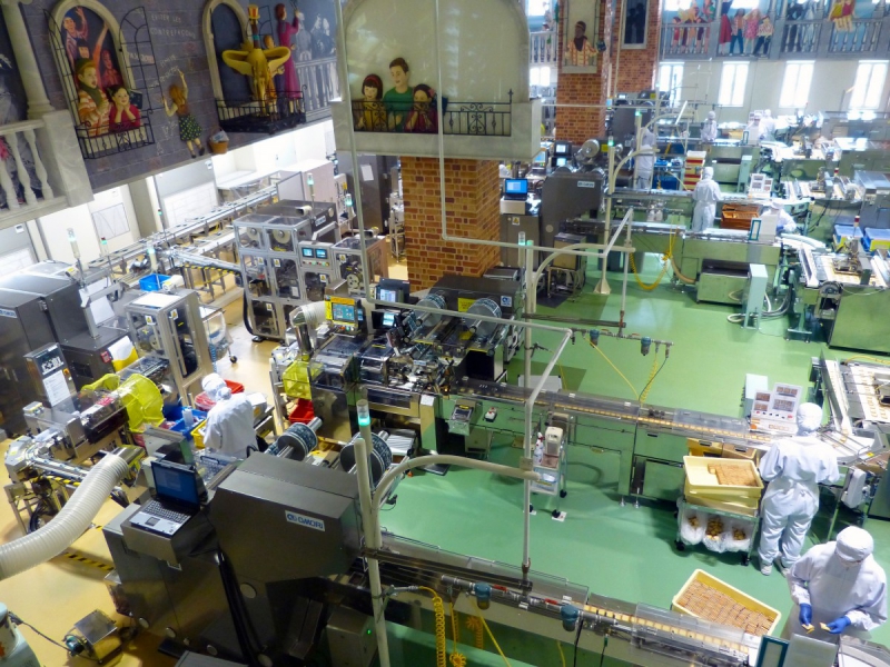 chocolaterie-LES MAYONS-min_japan_sapporo_chocolate_factory_label_packaging_cookie_machine_operators-961509